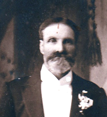 Photo of photos/Duncan McLennan bn abt 1854 Vic wdg portrait